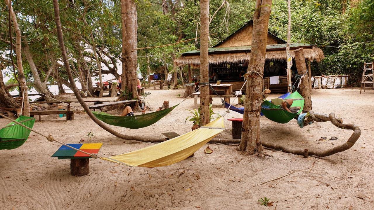 Hotel Crusoe Koh Takiev Island à Koh Ta Kiev Extérieur photo